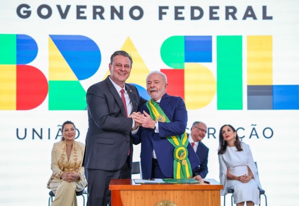 Caos na CPMI do INSS: Governo Muda Membros na Véspera da Votação para blindar Lulinha