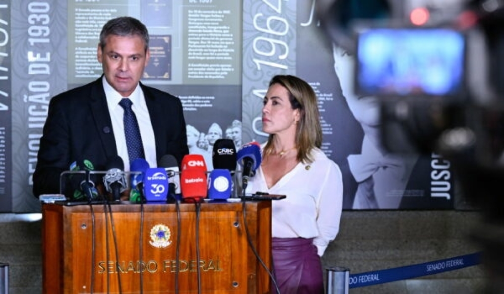 Relator da CPMI do INSS pede prisão de Lindbergh e Soraya