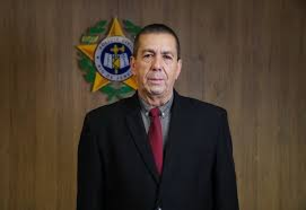 Delegado Delmir Gouvêa promove ampla reestruturação com trocas de delegados em 50 unidades