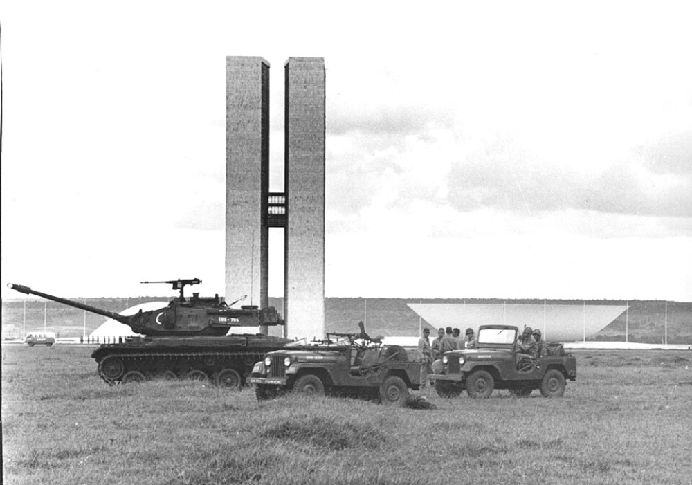 A Ilusão de Caiado com a Anistia: '1964' Como o Perdão aos Golpistas de Ontem Gerou os Golpes de Amanhã