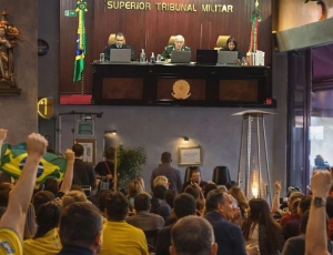 Condenação unânime no STM revela padrão da Corte e coloca Heleno, Garnier e Paulo Nogueira sob risco real de perda de patente