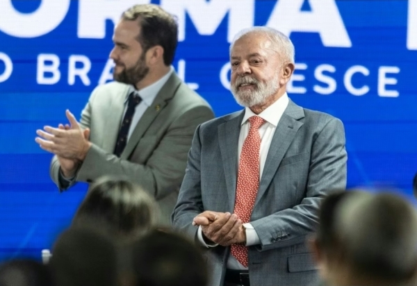 Guerra no Irã atinge o bolso do brasileiro: gasolina toca R$ 9 e governo mobiliza subsídios emergenciais