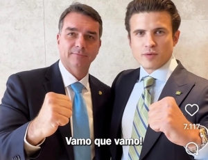 Ex-imitador de Bolsonaro agora quer imitar Douglas Ruas e ser o governador de Flávio Bolsonaro