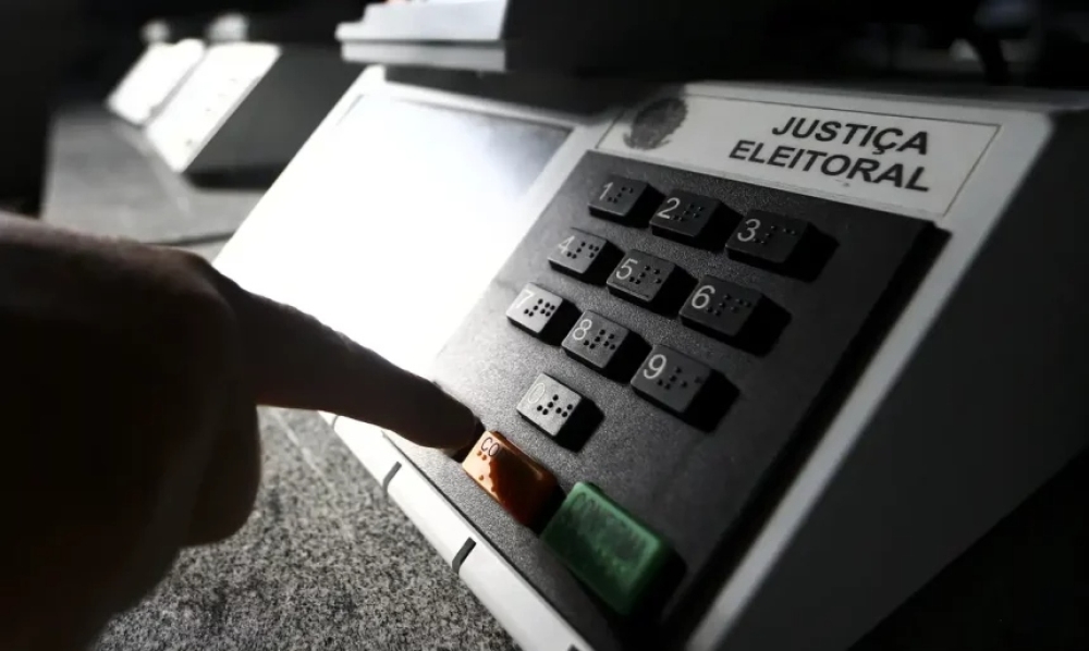 INFIDELIDADE PARTIDÁRIA NO SISTEMA PROPORCIONAL