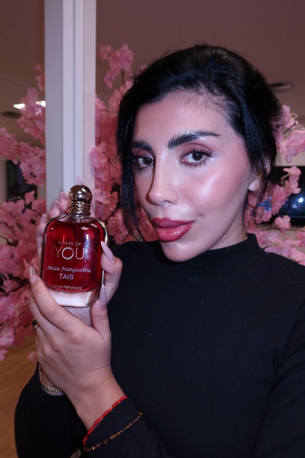 Luxo com Nome Próprio: Taís Ibarra Ganha Perfume com Gravação Personalizada