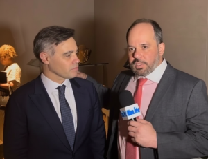 Ministro do STF André Mendonça no radar de homenagens da Alerj