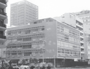 Câmara do Rio recebe exposição mostrando evolução urbanística da cidade através de alturas dos edifícios 