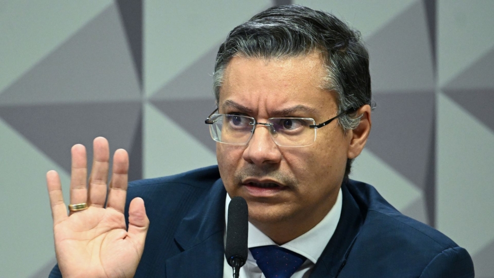 Alvo de operação do INSS pede para STF liberar Mercedes