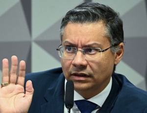 Alvo de operação do INSS pede para STF liberar Mercedes