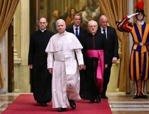 Governo Trump ameaçou a Igreja Católica durante reunião no Pentágono, afirma jornal