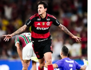 Com dois gols de Pedro, Flamengo vence Fluminense pelo Brasileirão