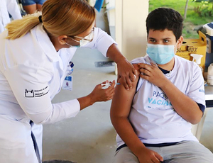 Projeto ‘PaqueTá Vacinada’ imuniza adolescentes