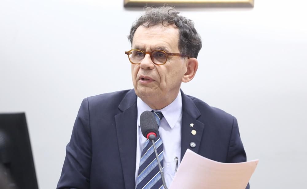 Projeto de Reimont quer evitar fraudes em postos de combustíveis