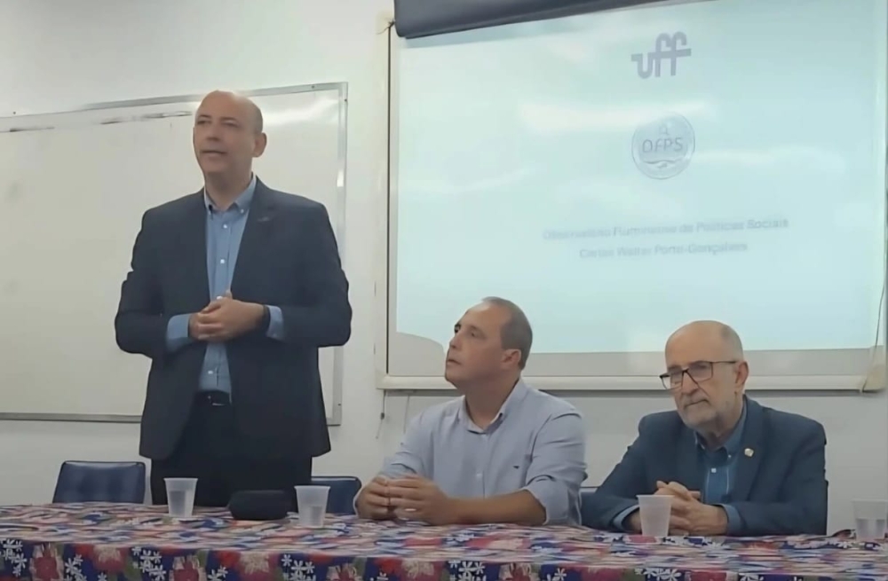 UFF sedia I Colóquio Fluminense de Análise de Políticas Sociais (COFLAPS)