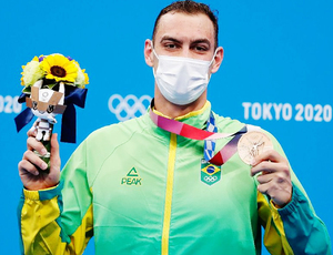 Fernando Scheffer fatura bronze, primeira medalha na natação