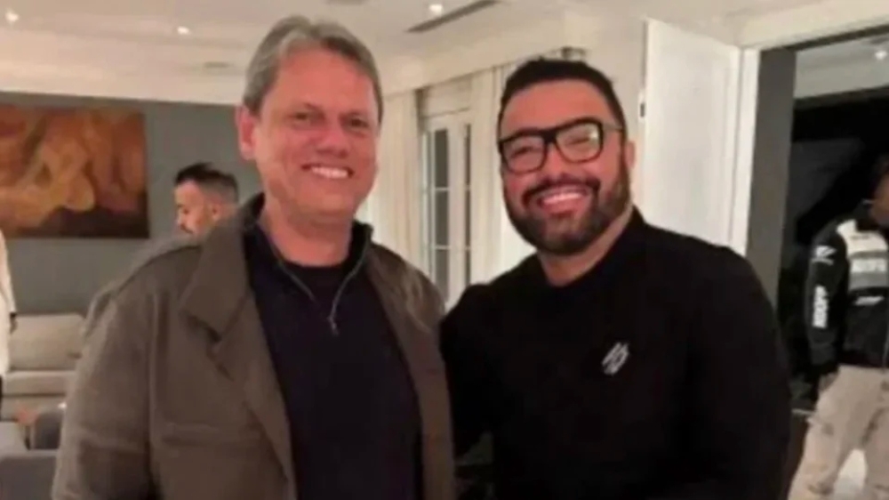 Tarcísio jantou e tirou fotos com empresário do funk preso por ligação com PCC