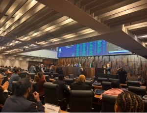 Douglas Ruas assume Presidência da Alerj com Futuro Incerto