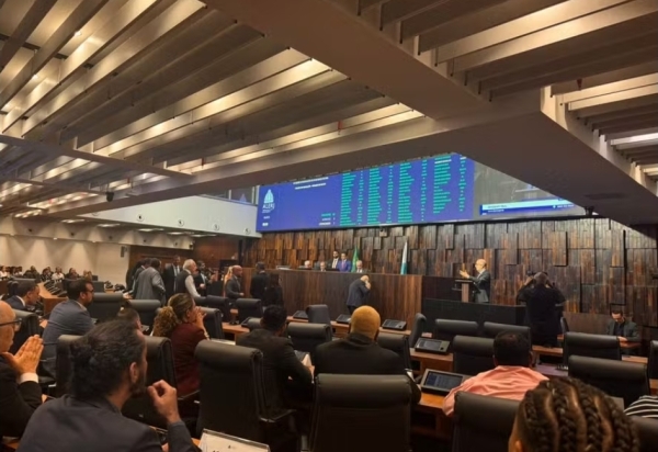 Douglas Ruas assume Presidência da Alerj com Futuro Incerto
