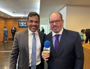 Deputado Bruno Dauaire defende respeito as Instituições do Rio e destaca entregas na secretaria na Habitação