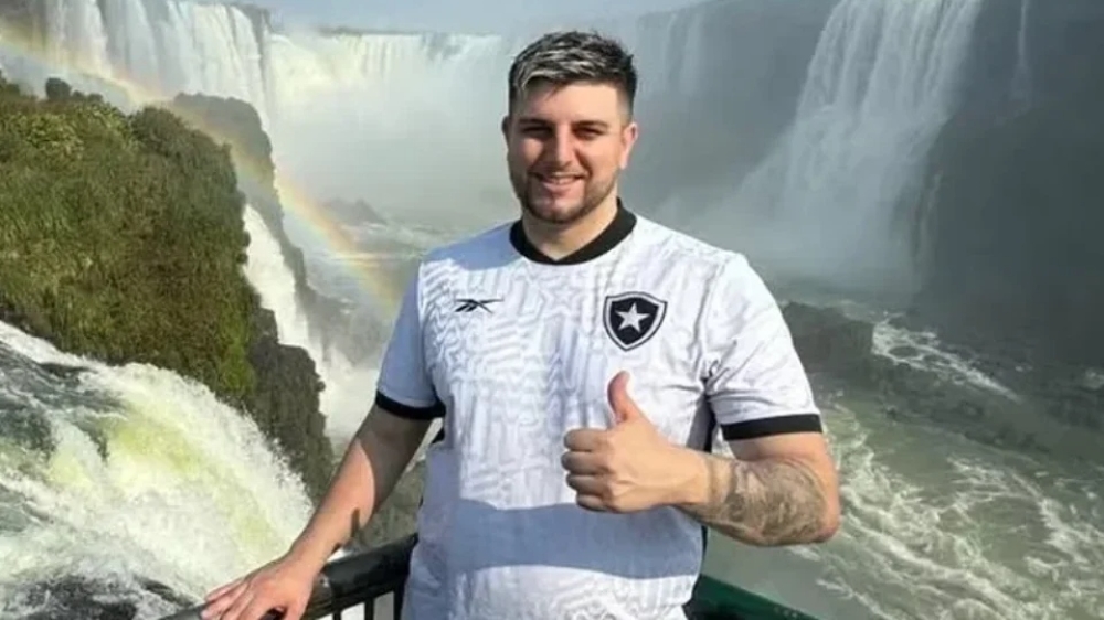 Empresário é morto com tiro de fuzil após PM disparar 24 vezes em abordagem no Rio