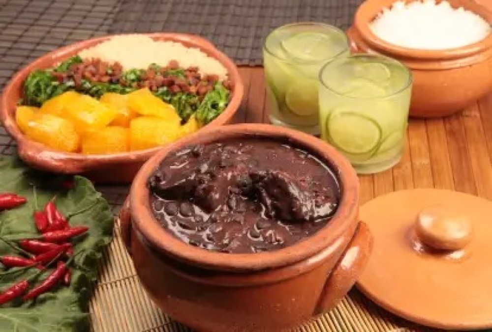 Feijoada de São Jorge reúne Rio em celebração que sincretiza fé, cultura e gastronomia popular
