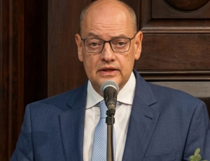 A Contradição Institucional da Gestão Ricardo Couto: Demissões em Massa e Gastos Crescentes com Privilégios no TJ-RJ