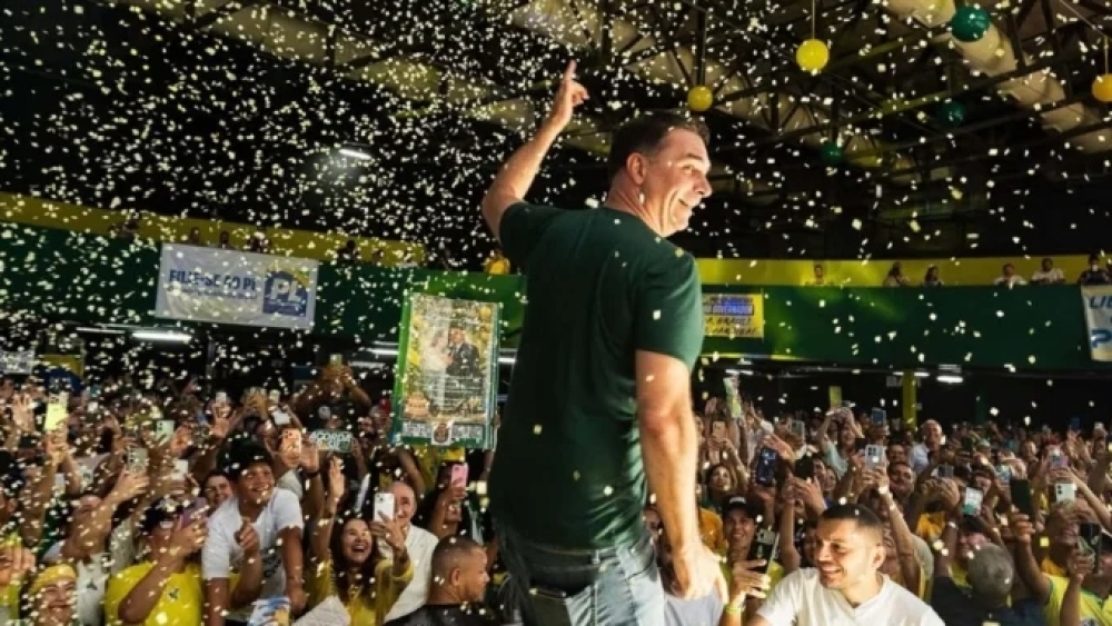 GRAVE: FLÁVIO BOLSONARO LIDERA POLYMARKET E GOVERNO DE LULA BLOQUEIA A PLATAFORMA IMEDIATAMENTE