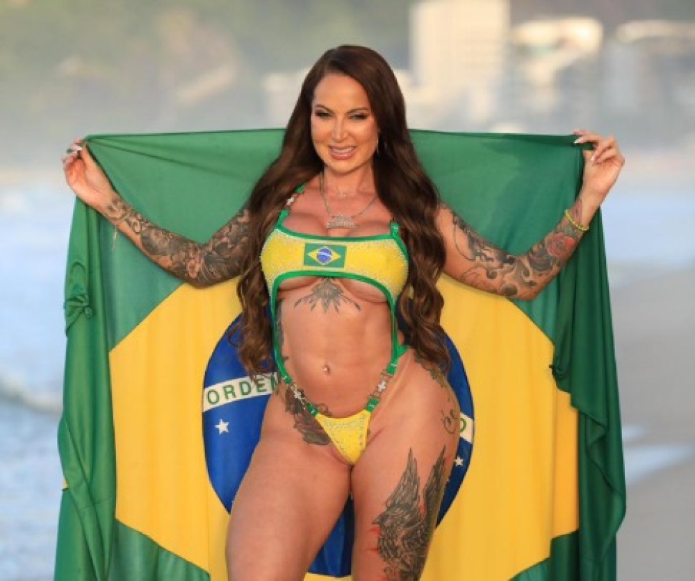 Elisa Sanches projeta 2027 e reforça liberdade feminina no Carnaval