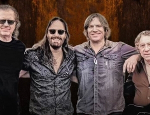 REVISITING CREEDENCE Dia 1º de maio No Qualistage
