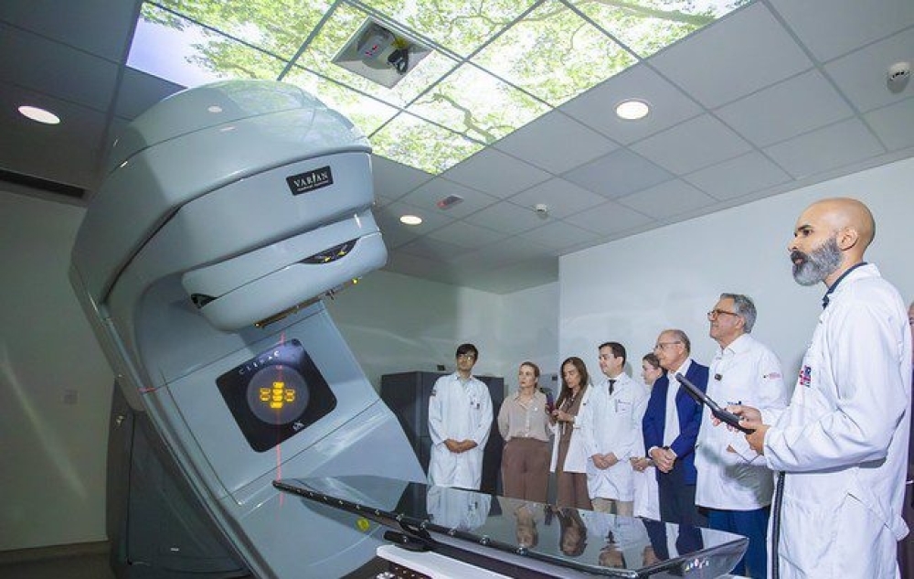 Cinco novos aceleradores lineares em centros regionais ampliam acesso à radioterapia no SUS