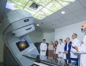Cinco novos aceleradores lineares em centros regionais ampliam acesso à radioterapia no SUS