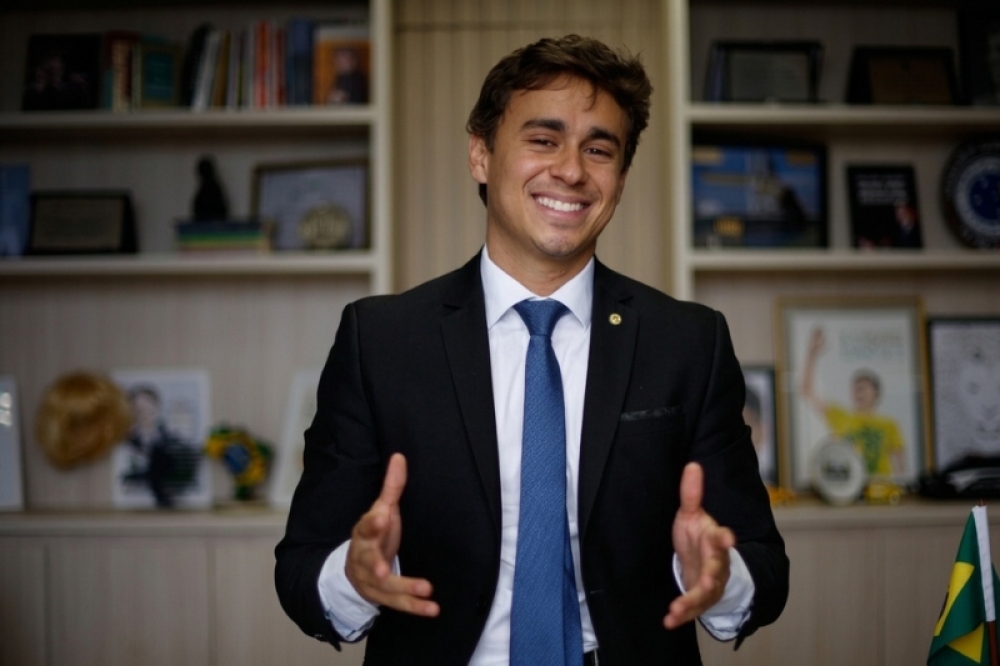FENÔMENO DIGITAL: NIKOLAS FERREIRA SUPERA CELEBRIDADES E DOMINA ENGAJAMENTO NO INSTAGRAM