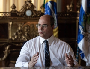 Presidente do DC diz que vetou filiação de ex-governador do Rio porque partido 'já tem doido demais'