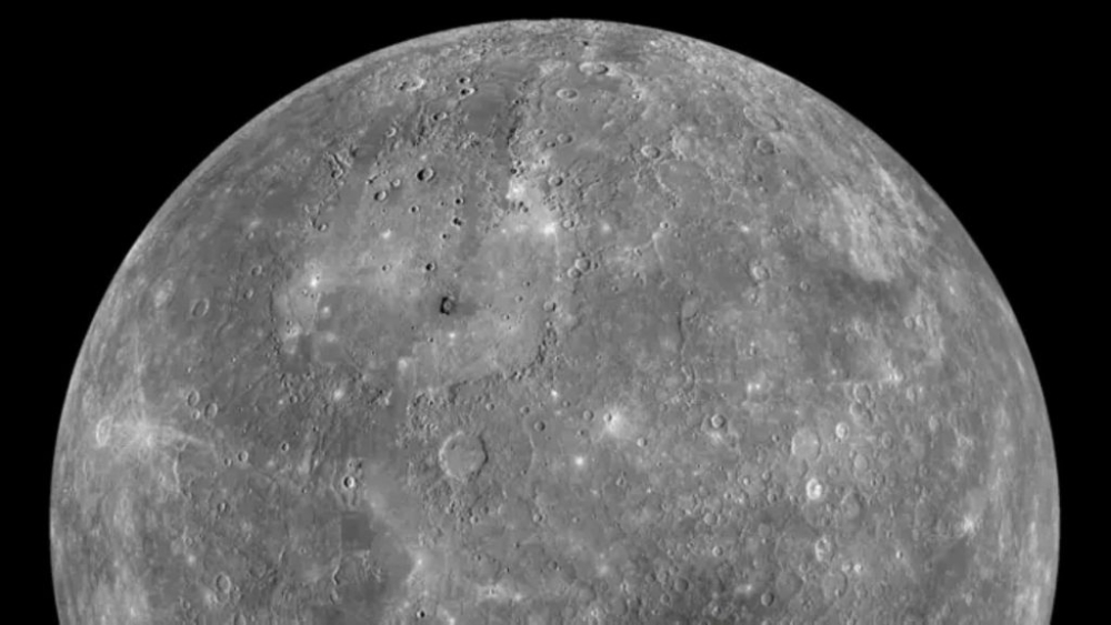 O planeta de lava escura que não tem atmosfera e desafia a geologia da Terra
