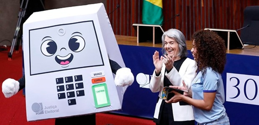 Sem fraudes comprovadas em 30 anos, urna eletrônica reafirma confiabilidade da democracia brasileira