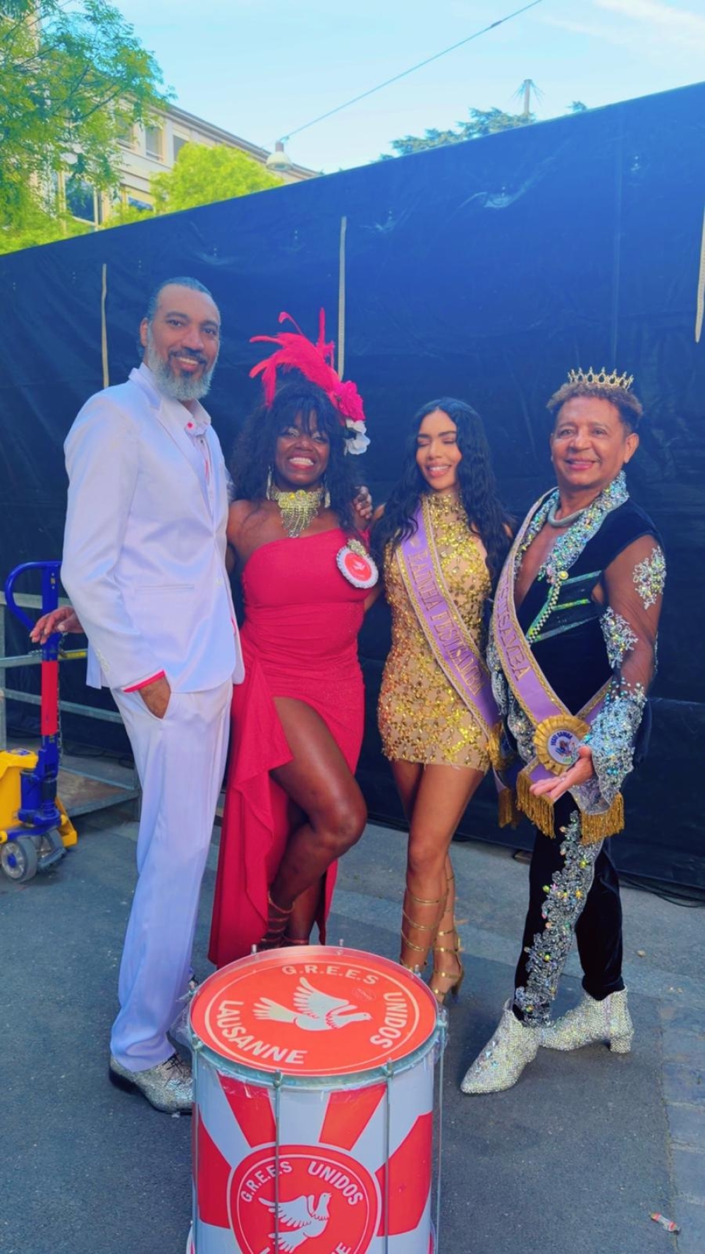 Thiago Lisboa encerra reinado e conduz coroação da nova corte do Festi Samba Lausanne, na Suíça