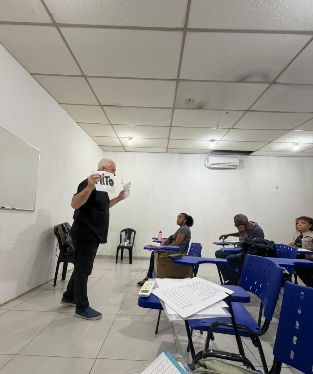 Cozinhas Comunitárias de Anchieta e Ricardo de Albuquerque recebem aulas de pré-vestibular