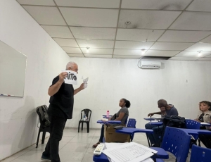 Cozinhas Comunitárias de Anchieta e Ricardo de Albuquerque recebem aulas de pré-vestibular