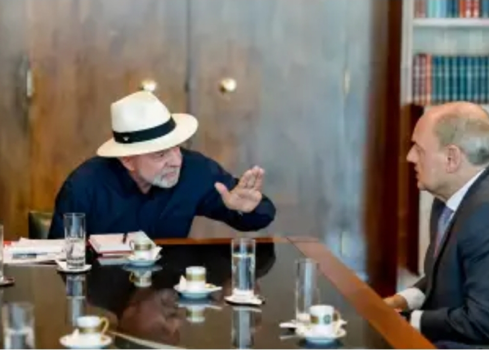 Governador em exercício do Rio se reúne com Lula para tratar de royalties às vésperas de julgamento no STF 