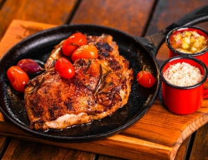 Churrascada Itu faz almoço especial para o Dia das Mães com show da banda Acoustix