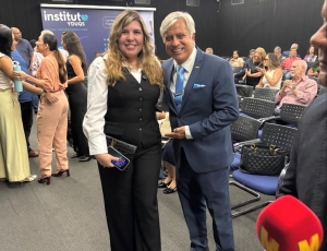 Giselle Farinhas recebe prêmio G10 Empresas na Universidade Estácio de Sá