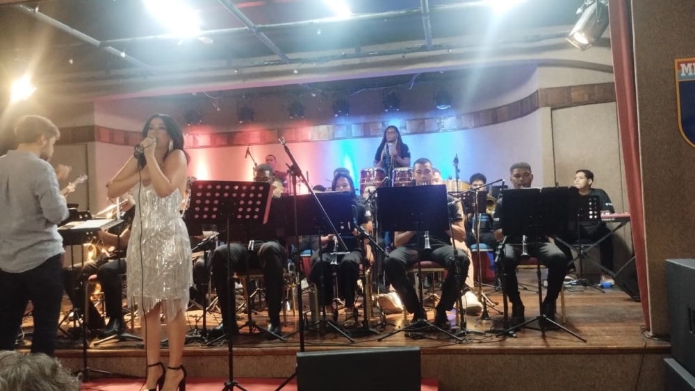 Orquestra Forte de Copacabana celebra união musical Brasil-Itália em apresentação histórica