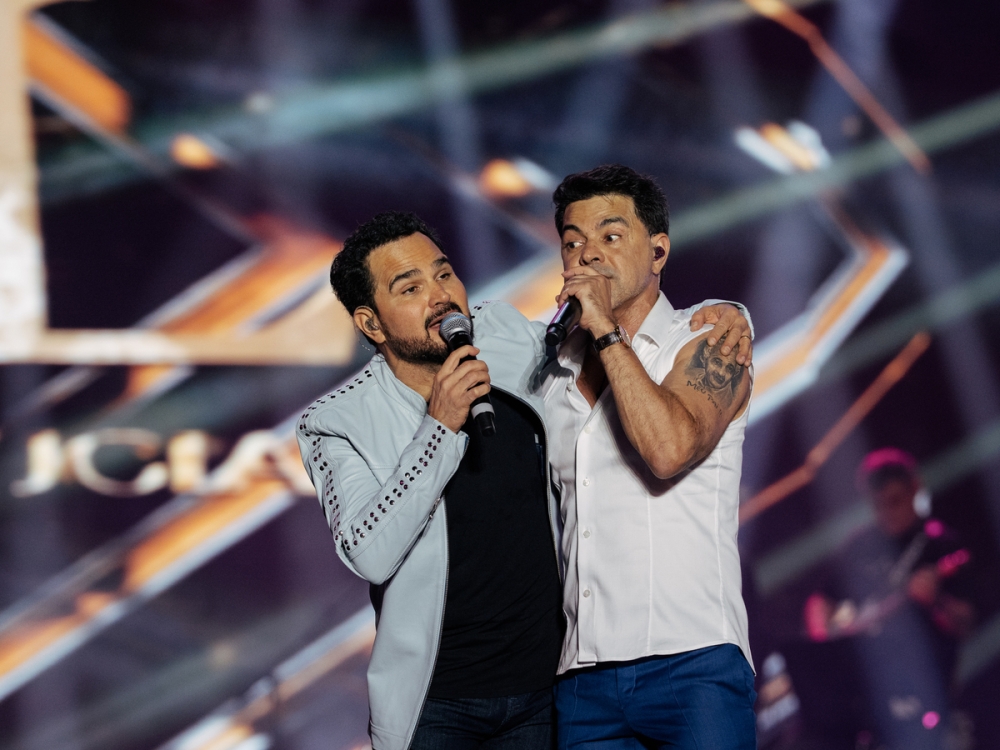 Zezé di Camargo e Luciano cantam e encantam na Arena BRB em Brasília