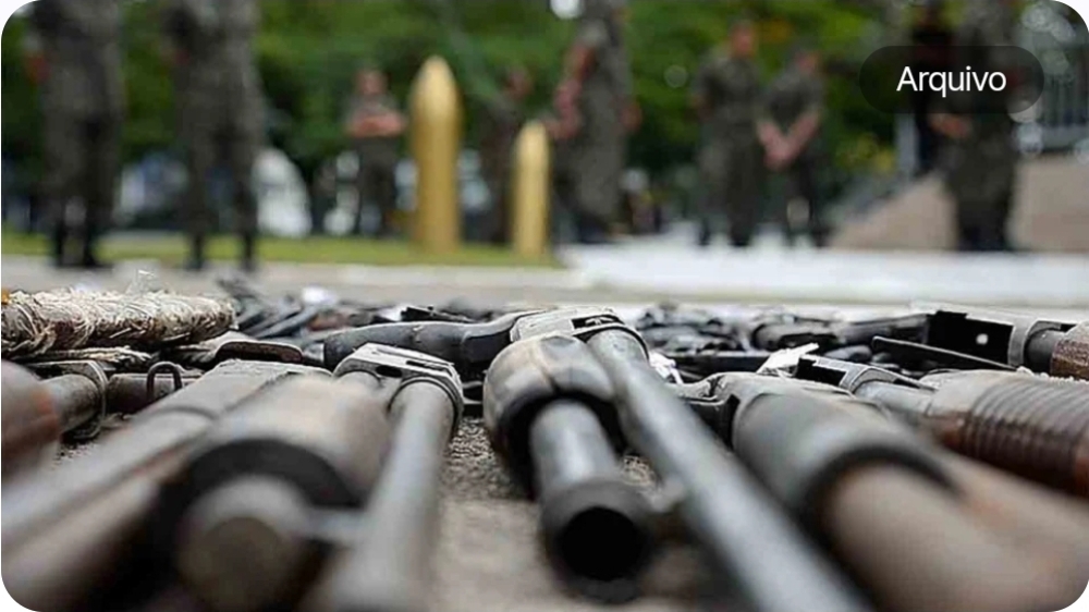 Projeto de deputado bolsonarista quer permitir uso do FGTS para compra de armas