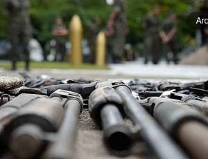 Projeto de deputado bolsonarista quer permitir uso do FGTS para compra de armas