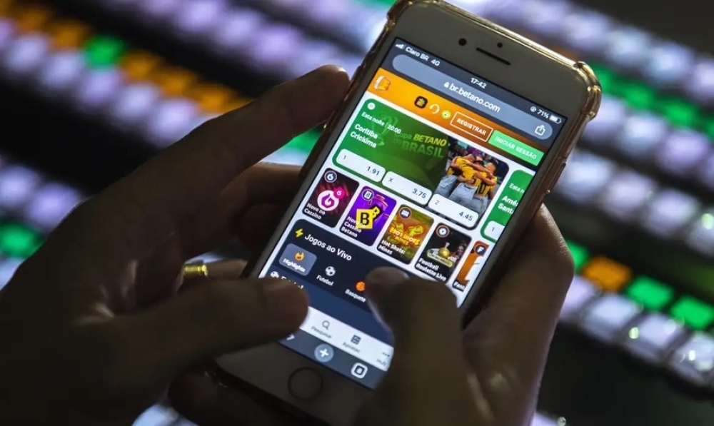 Anatel intensifica combate a plataformas ilegais de apostas e streaming