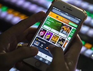 Anatel intensifica combate a plataformas ilegais de apostas e streaming