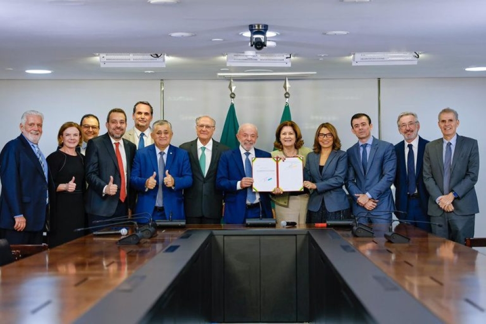 Lula assina MP para zerar imposto federal da 1taxa das blusinhas1
