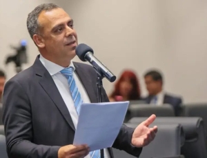 ‘NÃO VAI FAZER NEM CÓCEGA’: deputado detona pacote de segurança de Lula