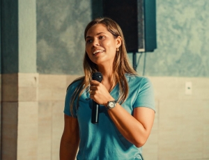 Luciana Polati participa de ciclo de palestras da Associação Amigas do Peito e destaca a importância do cuidado com a saúde da mulher
